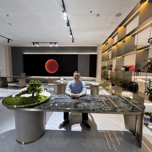 Bàn trà xuyên sáng: Đèn tắt vẫn đẹp, đèn bật càng rực rỡ