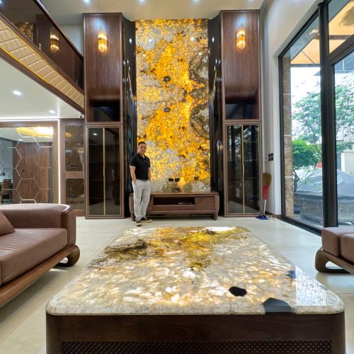 Bàn đá là “linh hồn” của bộ sofa trong phòng khách