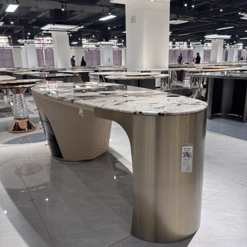 Bàn đảo xuyên sáng: Khi nhà bếp trở thành trung tâm cảm xúc